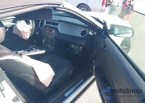 2014 Ford Mustang V6 Premium из США, поврежденный, VIN 1ZVBP8EM3E5298744